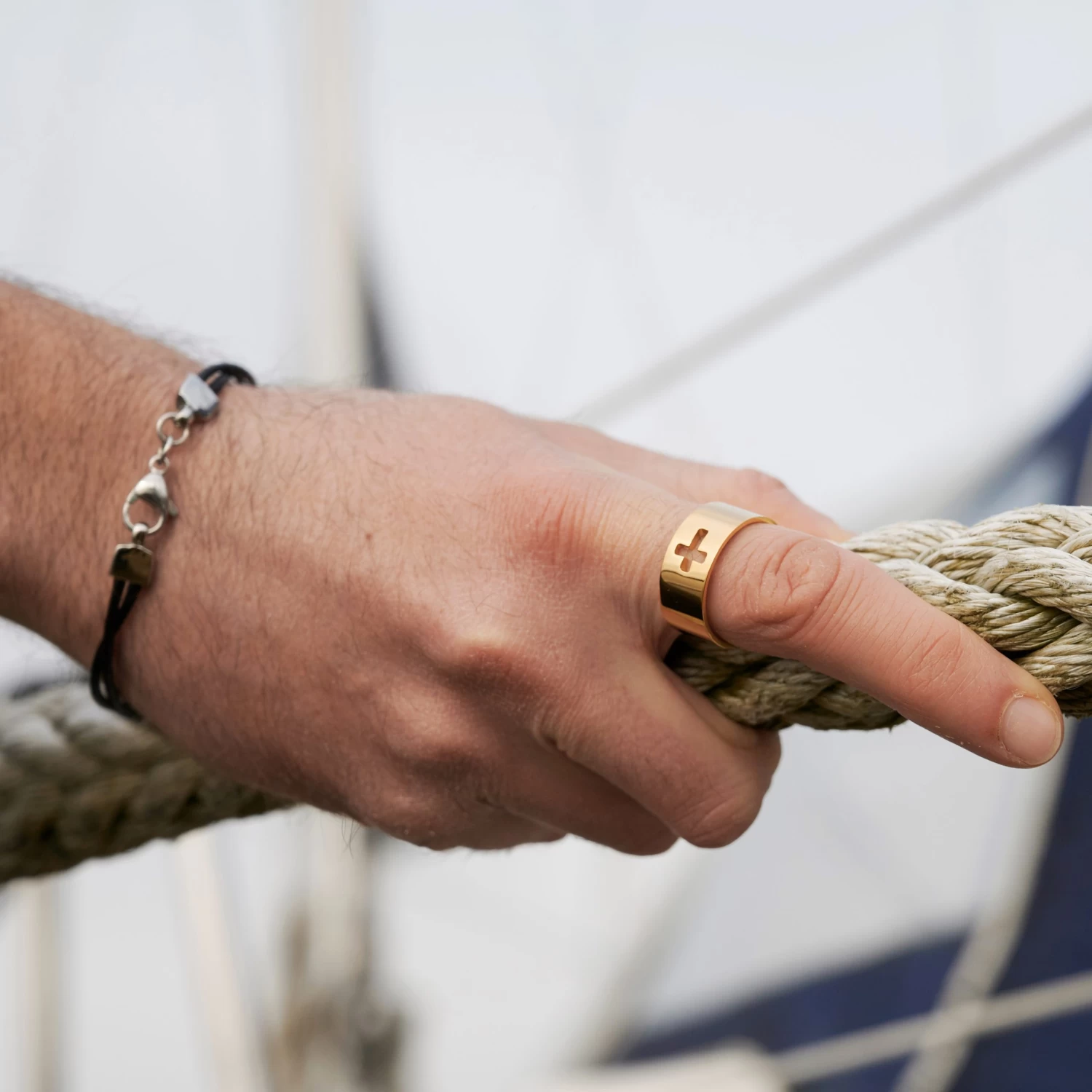 Gravel | 10 Mm Gold-Tone Cross Symbol Ring - Image 4