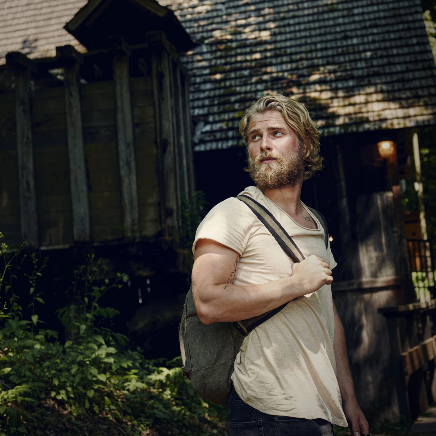 Fortis | 7 Mm Gunmetal Gray Damascus Steel With Blue Titanium Inlay Ring - Image 6