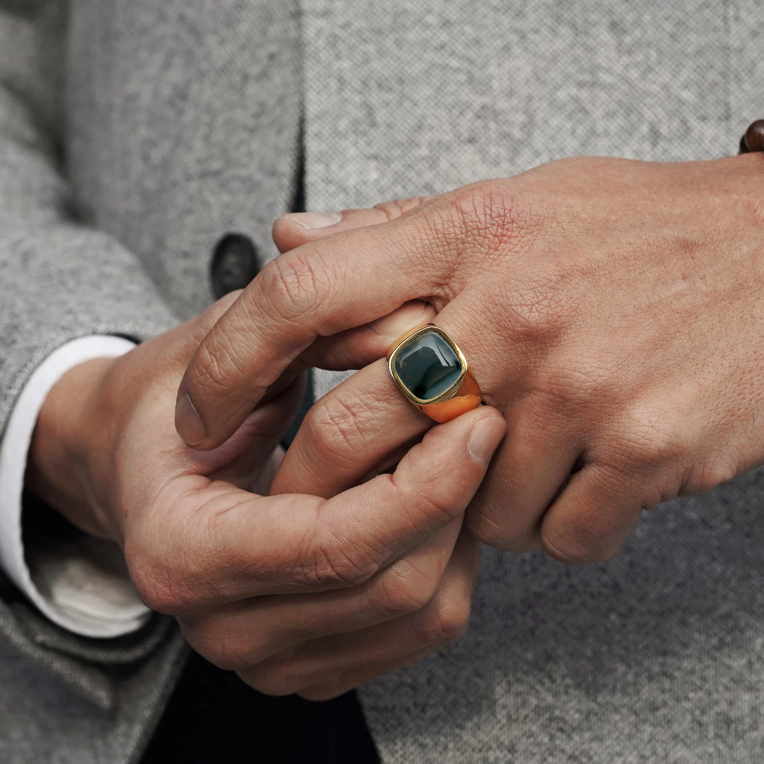 Gravel | Gold-Tone With Aquatic Agate Signet Ring - Image 4