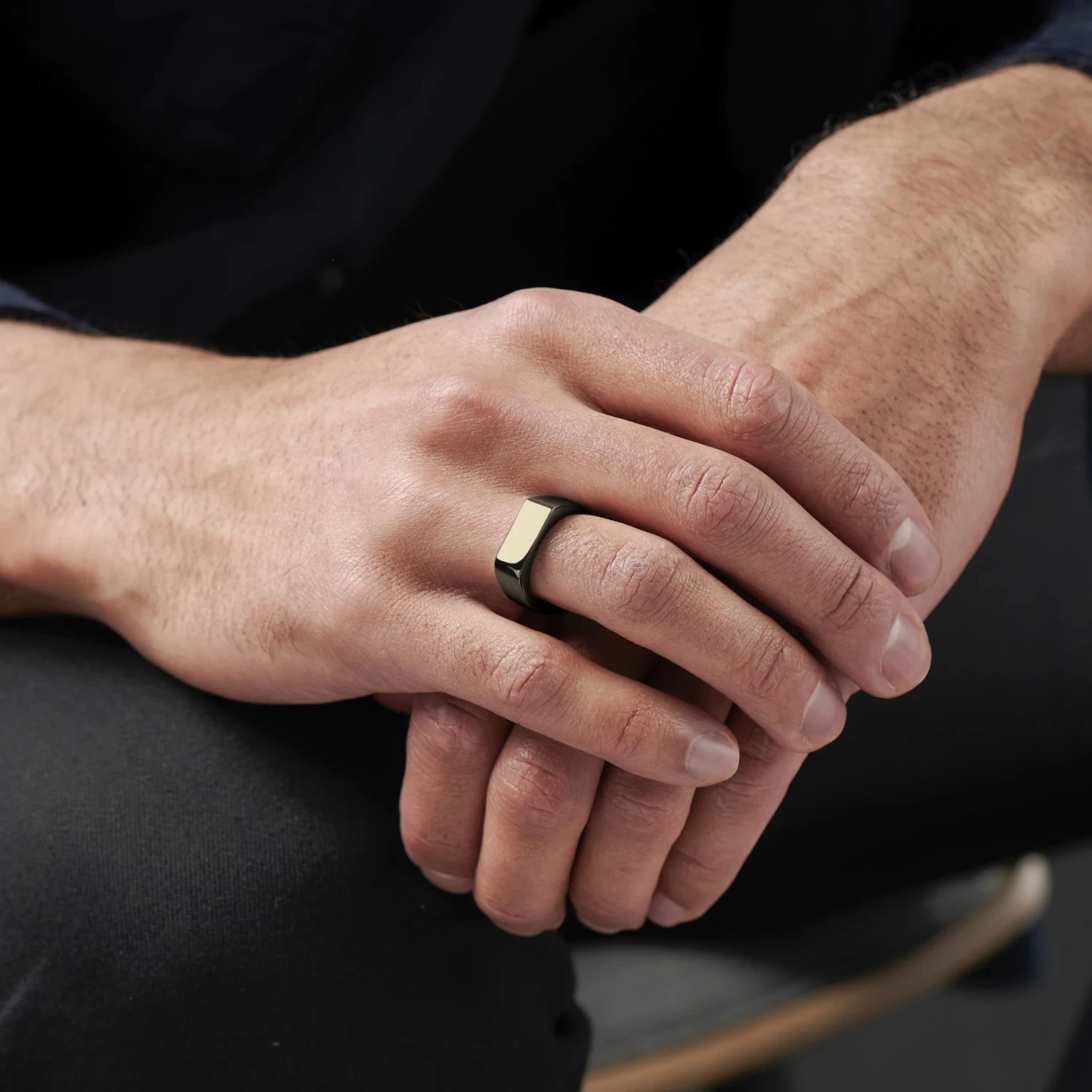 7 Mm Gunmetal Black Stainless Steel Rectangular Signet Ring - Image 2