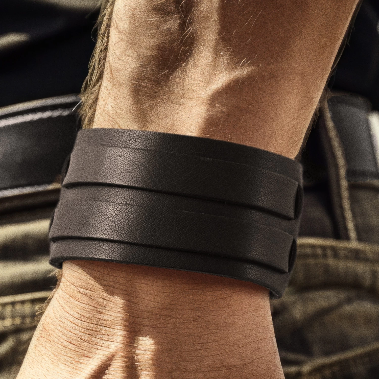 Gladius | Black Full Grain Buffalo Leather Buckle Bracelet - Image 7