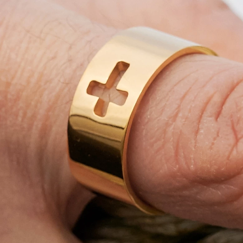 Gravel | 10 Mm Gold-Tone Cross Symbol Ring - Image 5