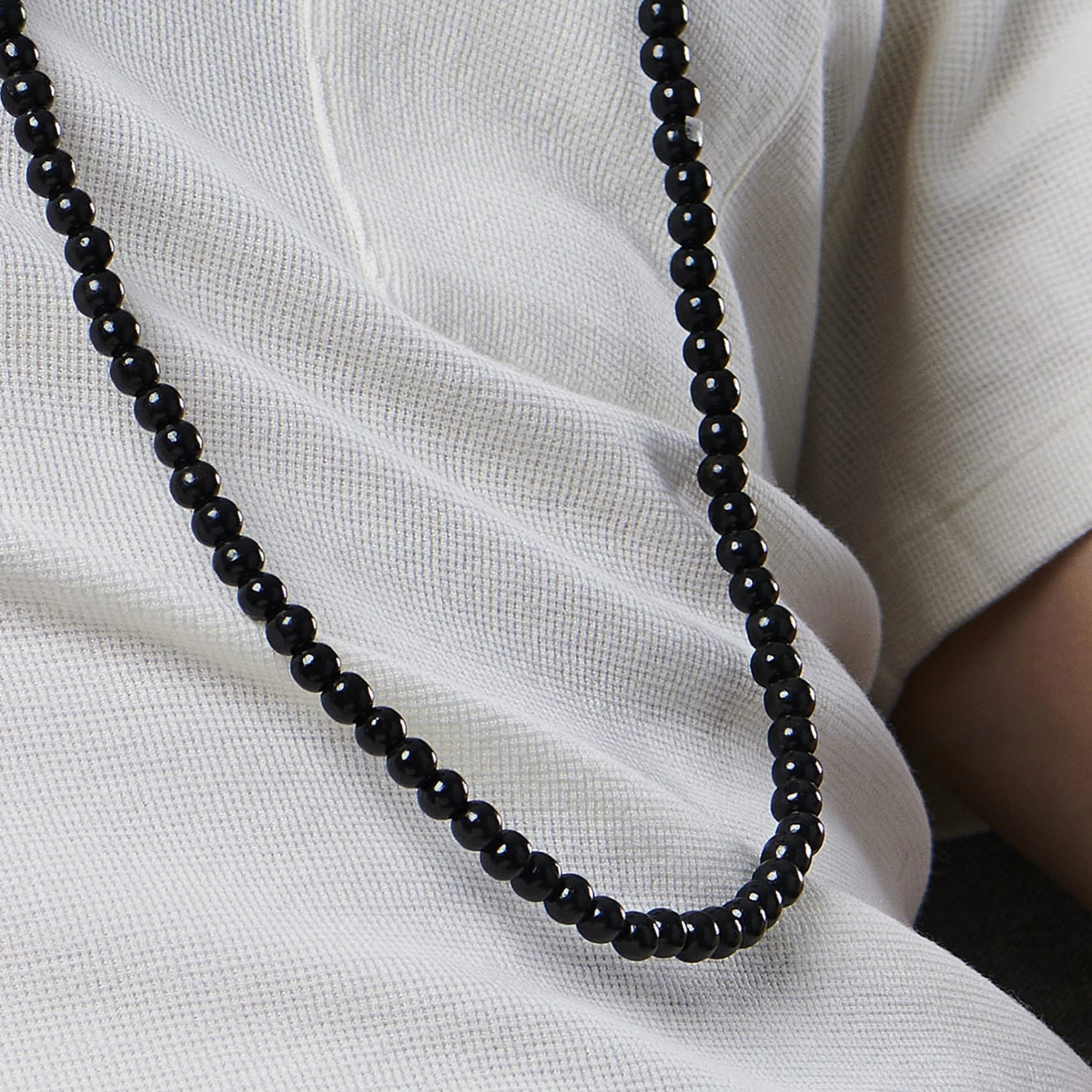 Black Wooden Pearl Beaded Necklace - Image 7