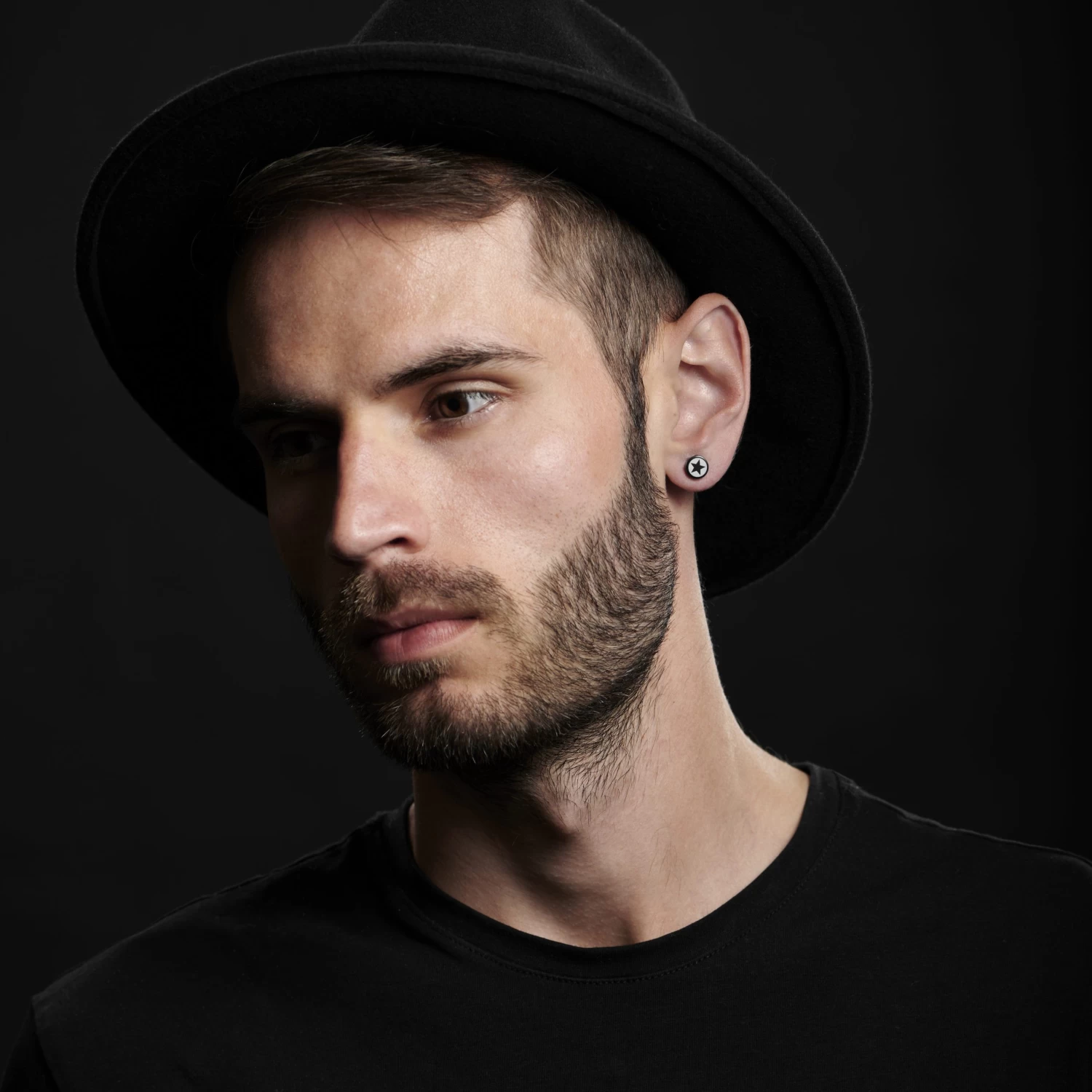 Silver-Tone & Black Steel Star Magnetic Earring - Image 4