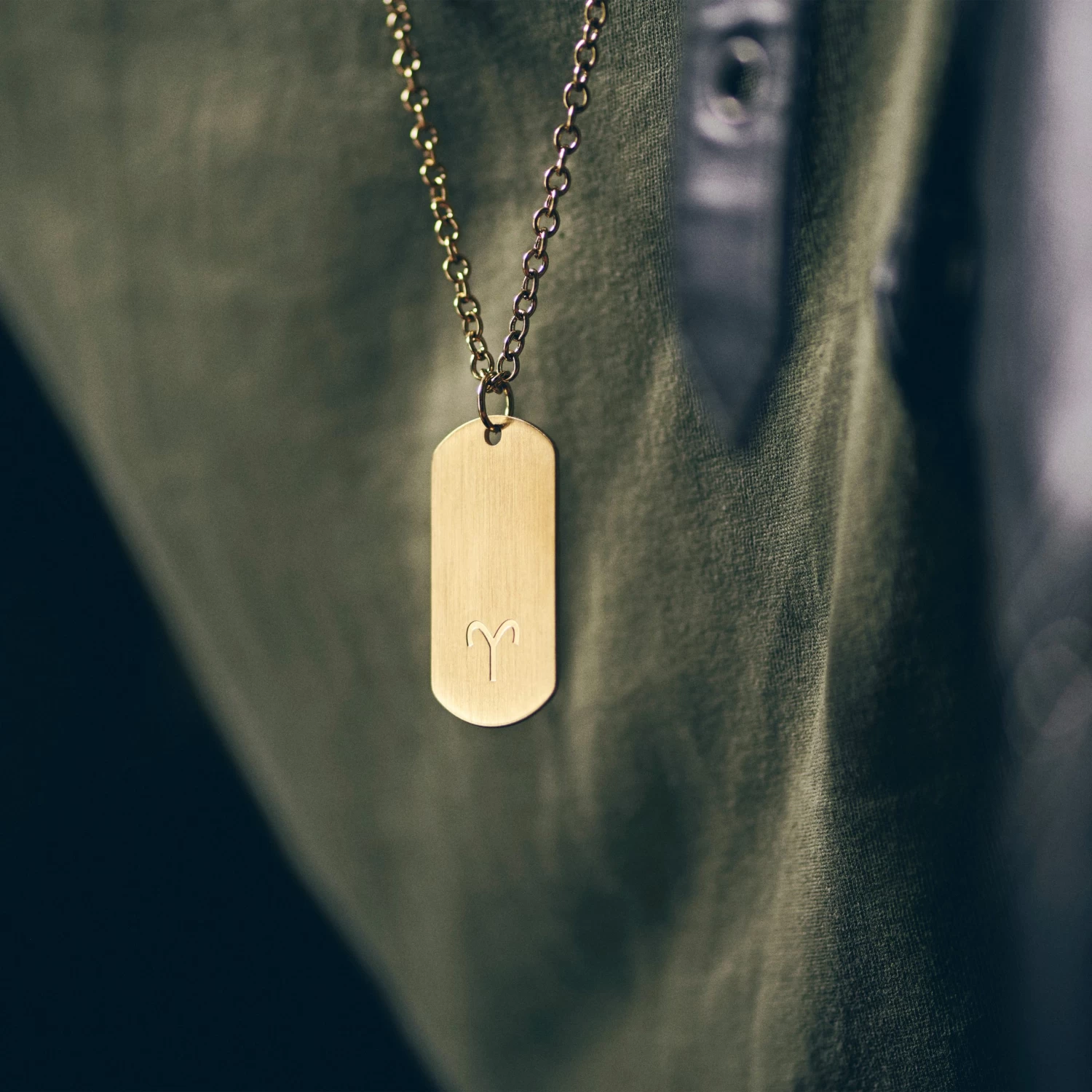 Zodiac | Gold-Tone Aries Star Sign Dog Tag Cable Chain Necklace - Image 2