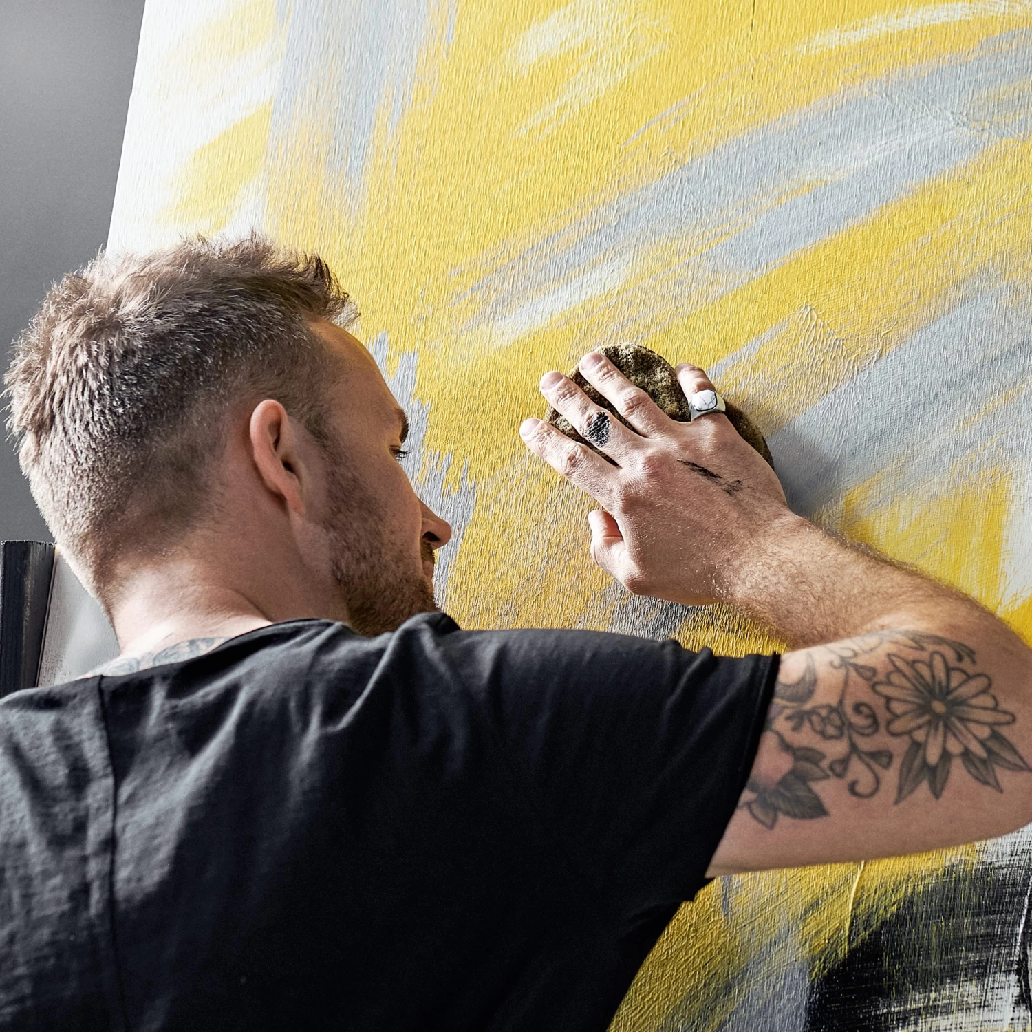 Aras | Silver-tone Stainless Steel Howlite Pinky Signet Ring - Image 4