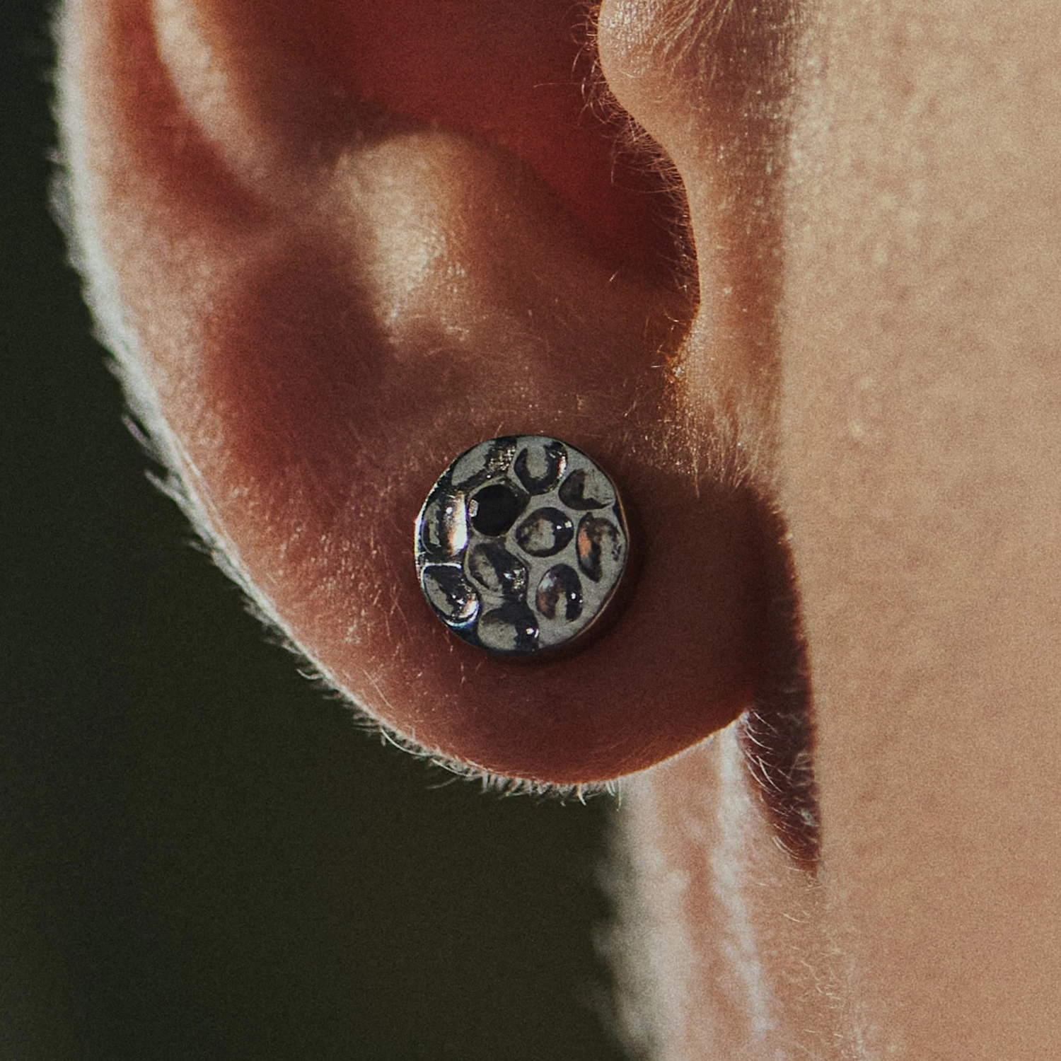 Orphic | 1/3" (8 Mm) Hammered Silver-Tone Stainless Steel Stud Earring With Black Zirconia - Image 5